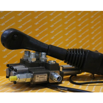 Zestaw: Rozdzielacz 2-sek. + Joystick z przyciskiem + Elementy złączne + Linki na kulkę stalową 2000mm Waryński-182